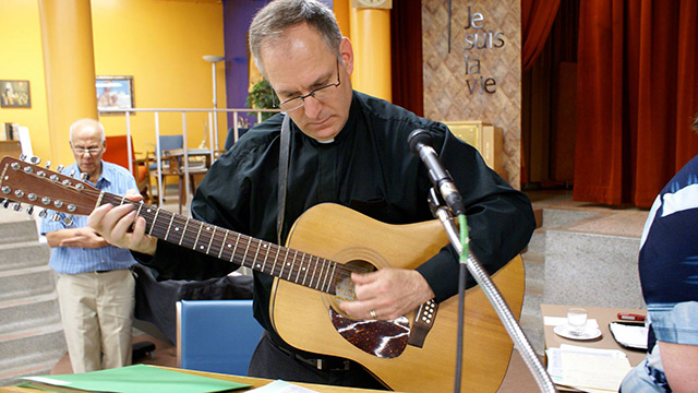 Mgr Alain Faubert (Photo : Brigitte Bédard)