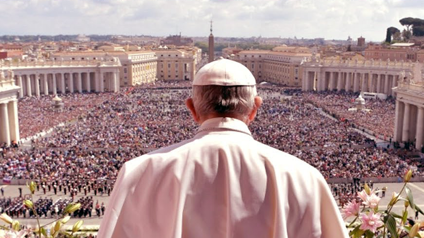 Le pape François donnant sa bénédiction Urbi et Orbi