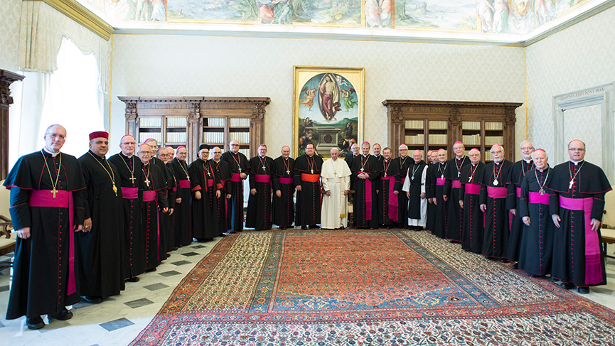 Les évêques catholique du Québec avec le pape François lors de leur visite ad limina