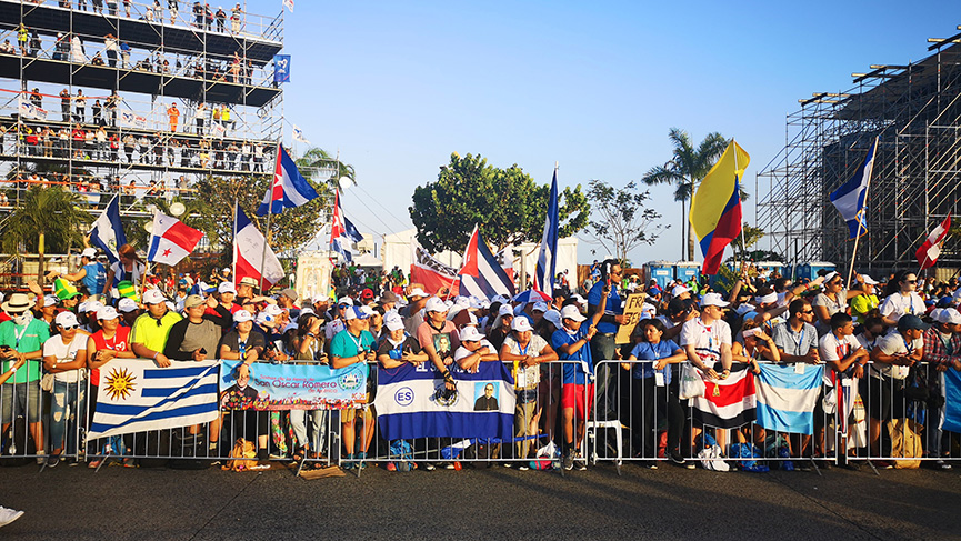 WYD Panama 2019, people gathered to see Pope Francis.