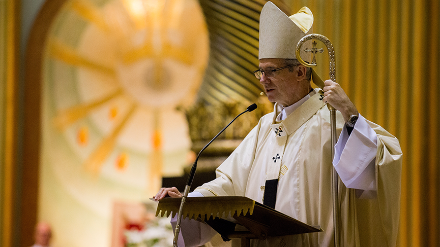 Mgr Lepine-messe-Cathedrale Marie-Reine-du-Monde