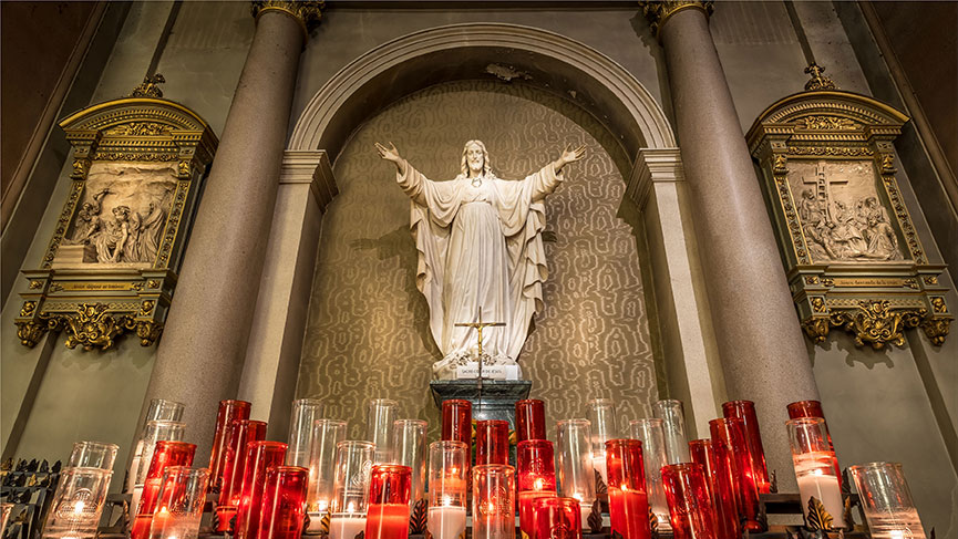 Cathédrale Marie-Reine-du-Monde