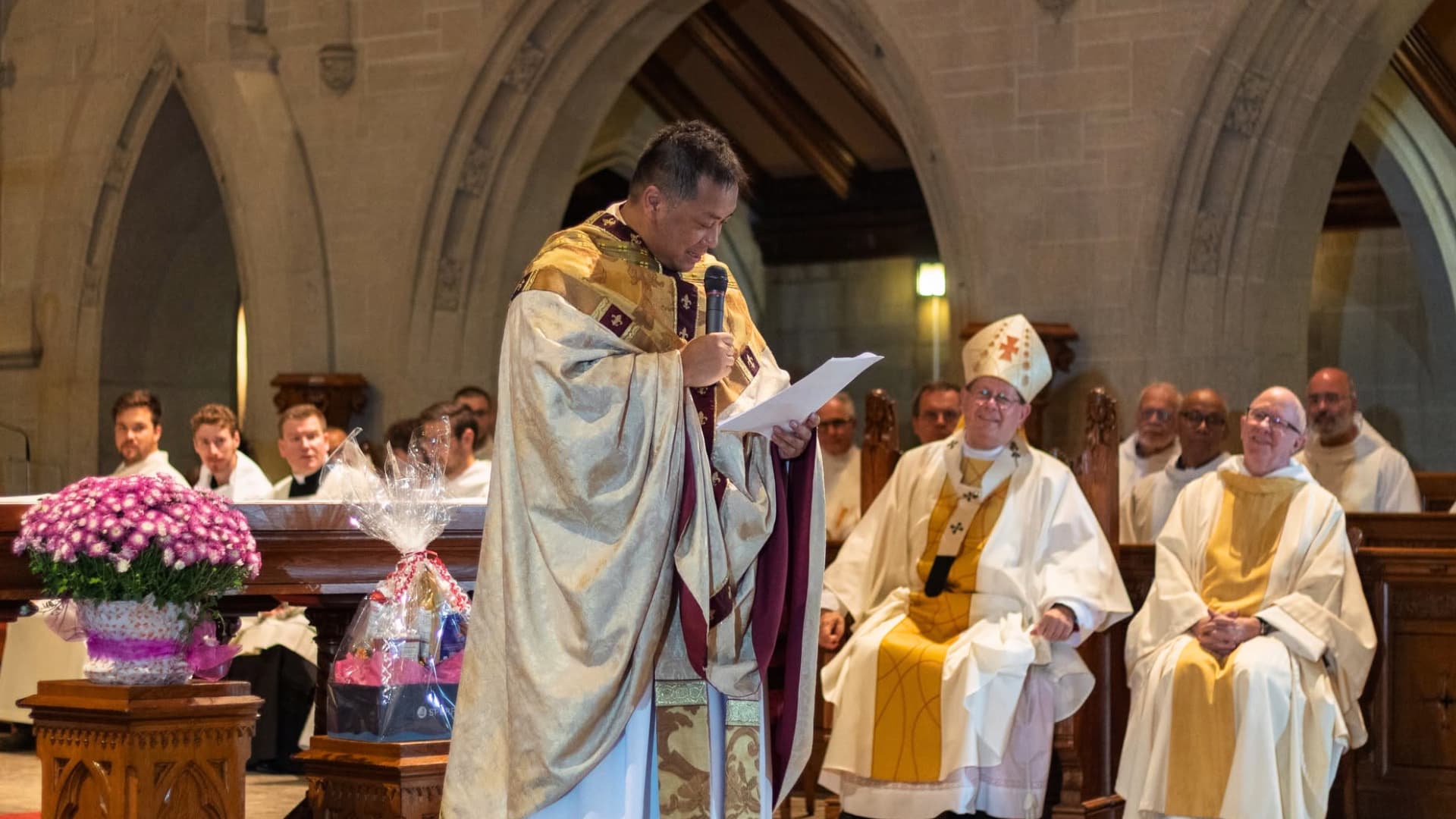 « Faire confiance au Seigneur » : du Laos au Québec, le parcours d'un nouveau prêtre