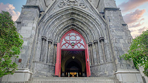 eglise-porte-ouverte-bloc_0.jpg