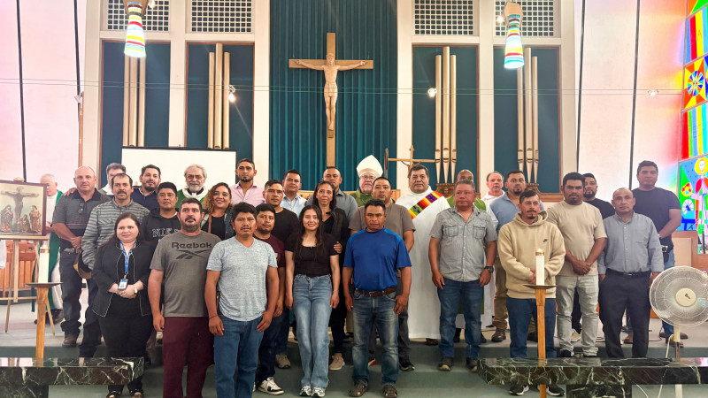 Accueil des travailleurs agricoles à l'église Saint-Théophile de Laval