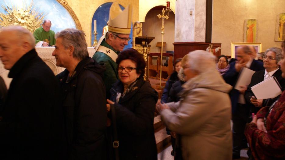 A crowd after the Mass! (Photo: Brigitte Bédard)