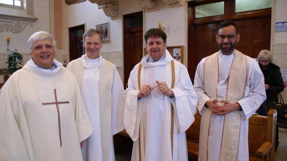 From left to right: Father Ravenda, priest of Notre-Dame-des-Sept-Douleurs in Verdun, Bishop Michel Parent, Bishop Gilles Bissonnette and Sébastien Catrou, French priest on holiday in Quebec. (Photo: Brigitte Bédard) 