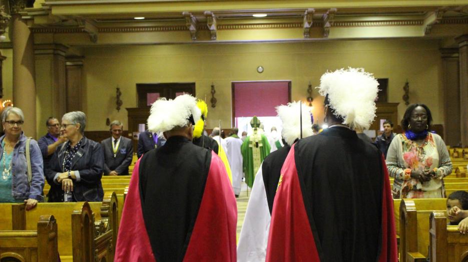 A Guard of Honour was here to celebrate! (Photo: Isabelle de Chateauvieux) © Catholic Archdiocese of Montreal 