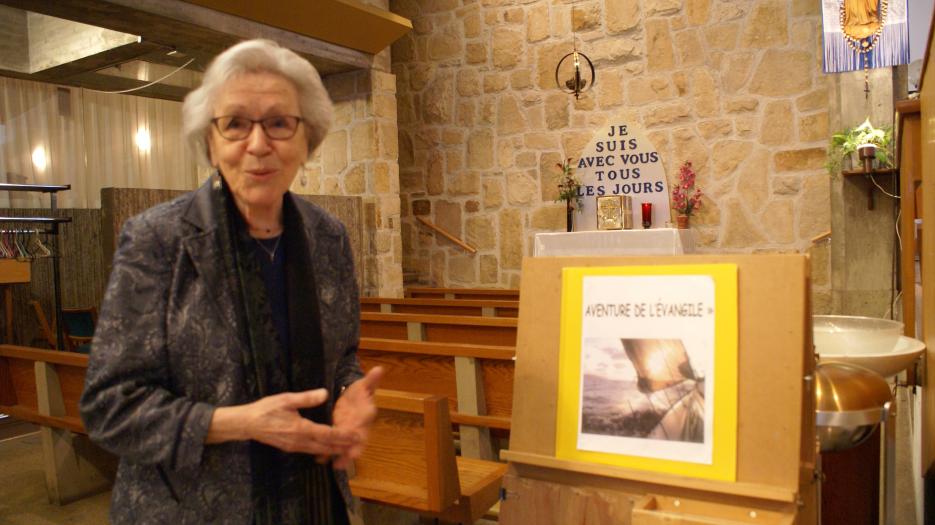 Christiane Gagnon a mis sur place en 2012 le programme « L’aventure de l’Évangile » avec l’aide de son curé, le père Guy Simard, omv. (Photo : Brigitte Bédard) 