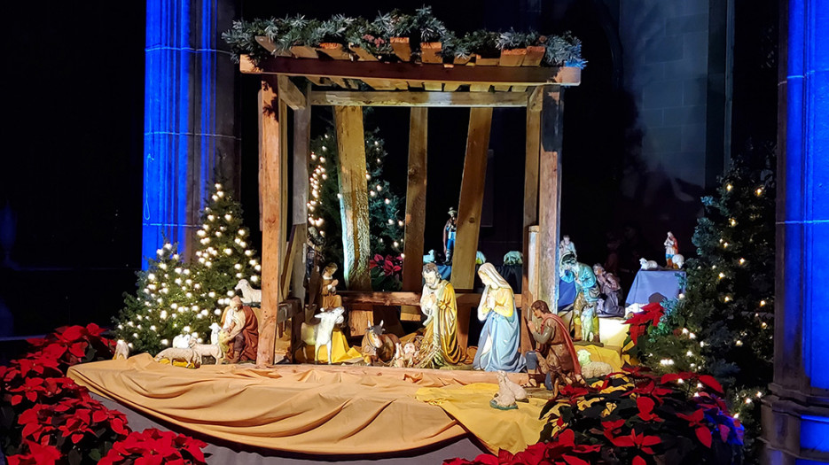 Nativity scenes at Saint-Pierre-Apôtre