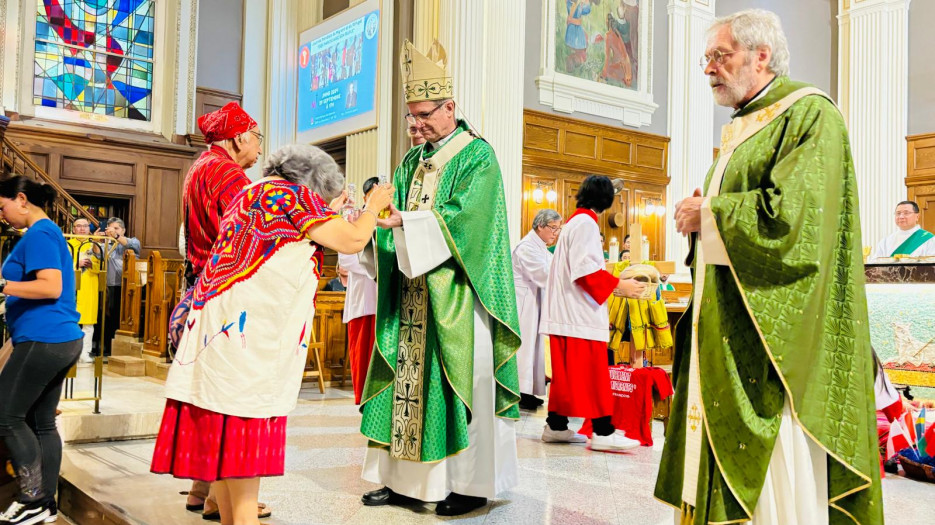 110th World Day of Migrants and Refugees at the local Vietnamese Mission, Saints-Martyrs-du-Vietnam