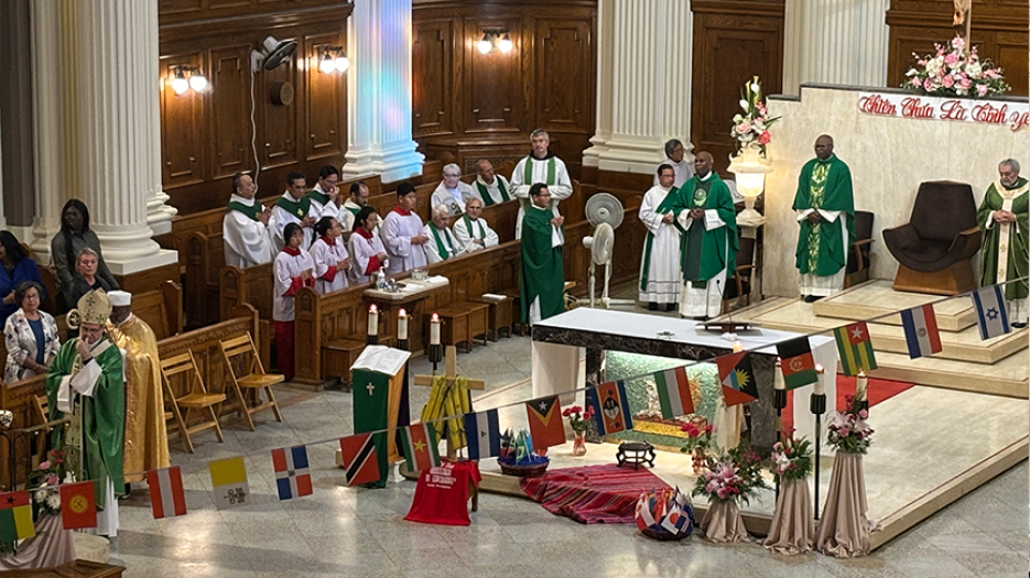 110th World Day of Migrants and Refugees at the local Vietnamese Mission, Saints-Martyrs-du-Vietnam