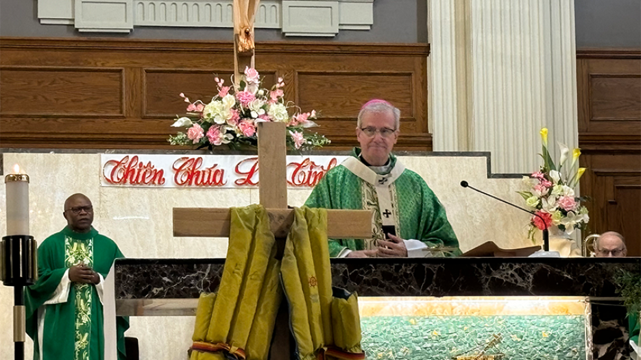 110th World Day of Migrants and Refugees at the local Vietnamese Mission, Saints-Martyrs-du-Vietnam