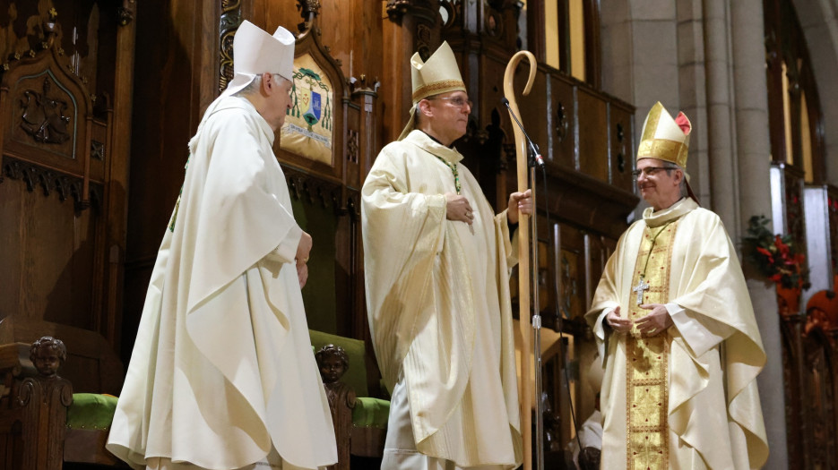 Mgr Alain Faubert a été installé du diocèse de Valleyfield