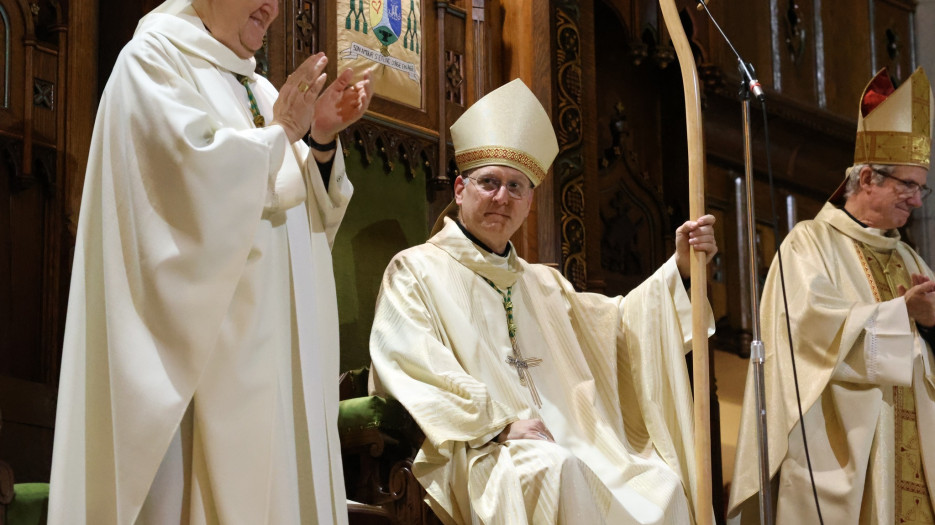 Mgr Alain Faubert a été installé du diocèse de Valleyfield