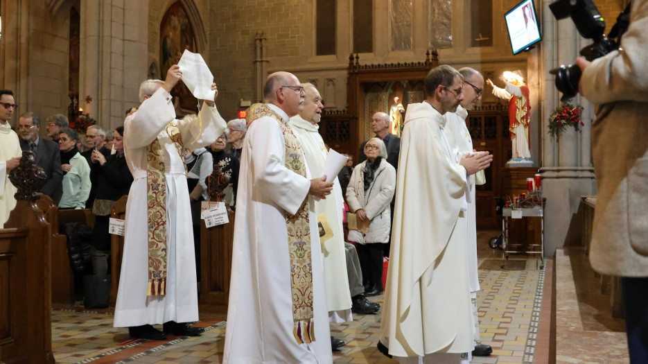 Bishop Alain Faubert Installed as Bishop of Valleyfield