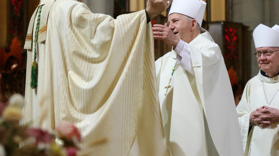 Mgr Alain Faubert a été installé du diocèse de Valleyfield