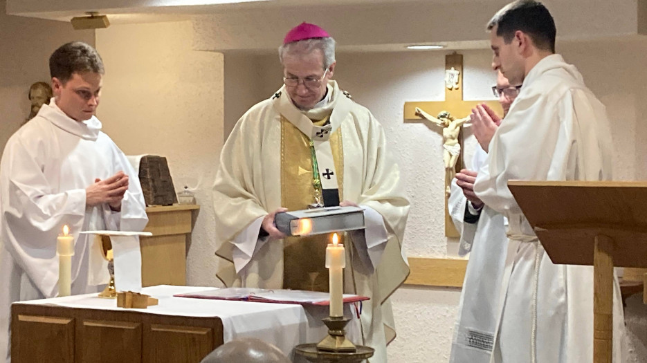 Special mass at the GSAM