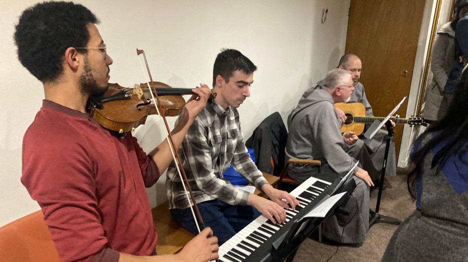 Special mass at the GSAM