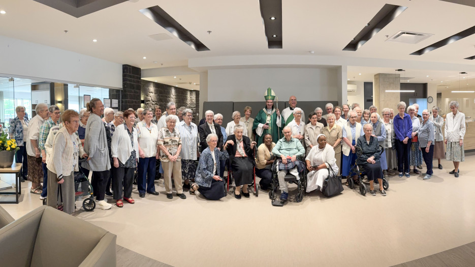 Visite pastorale à la résidence Les Pionnières