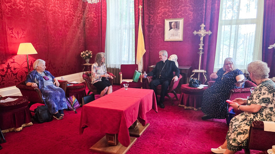 Un moment de grâce et de communion : Mgr Lépine à la rencontre des vierges consacrées de Montréal